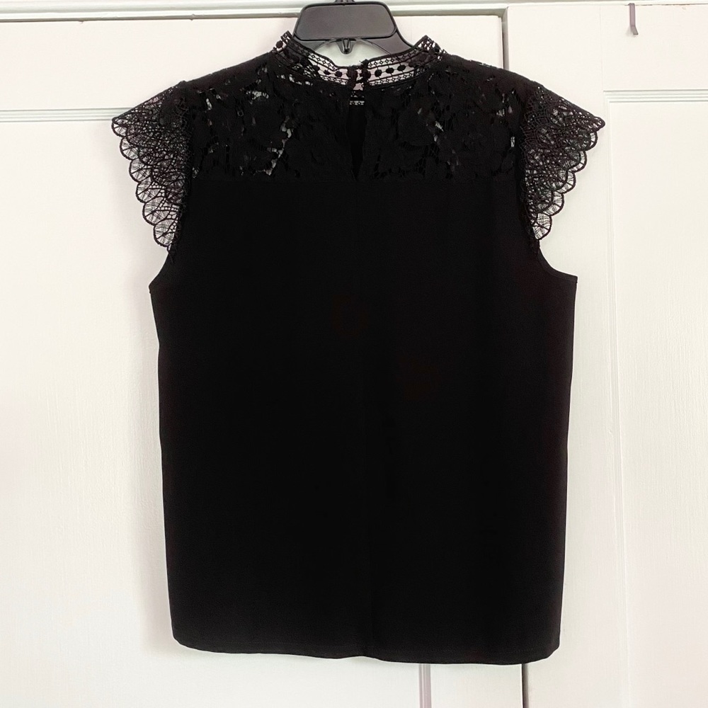 Zara Top with lace sleeves - Picture 2 of 5